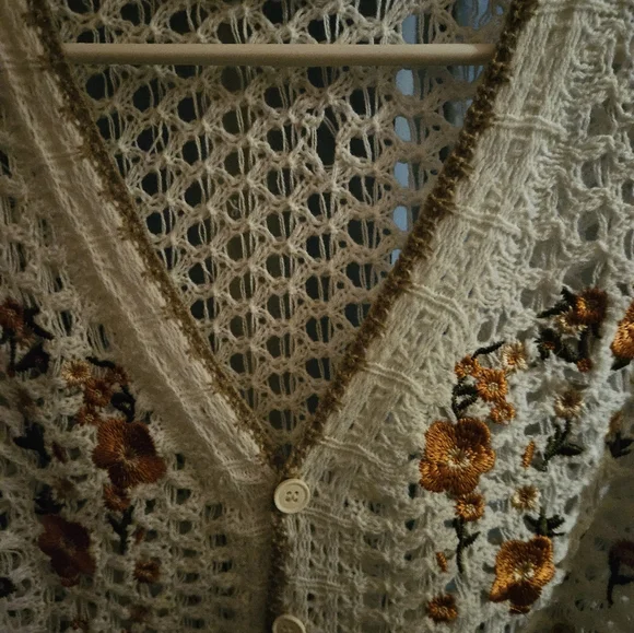 Boho Crochet Vest, Floral, Size L - Picture 2 of 6